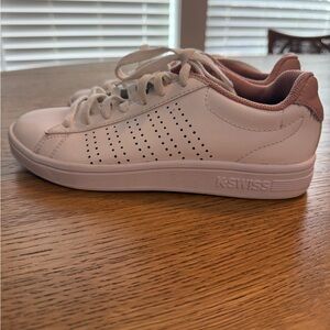 K-Swiss Women's White and Pink leather Sneakers Athletic Tennis Shoe